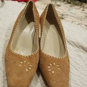 Vero Cuoio Tan suede shoes